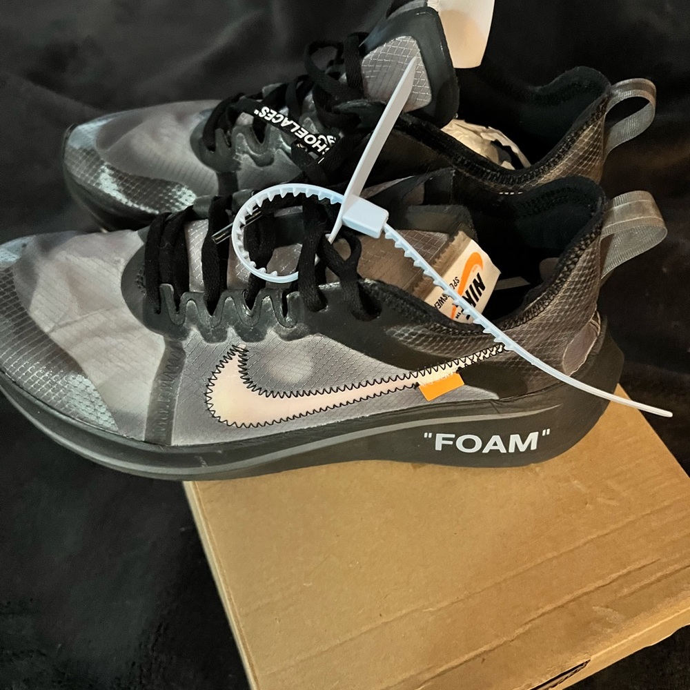 Off white zoom fly